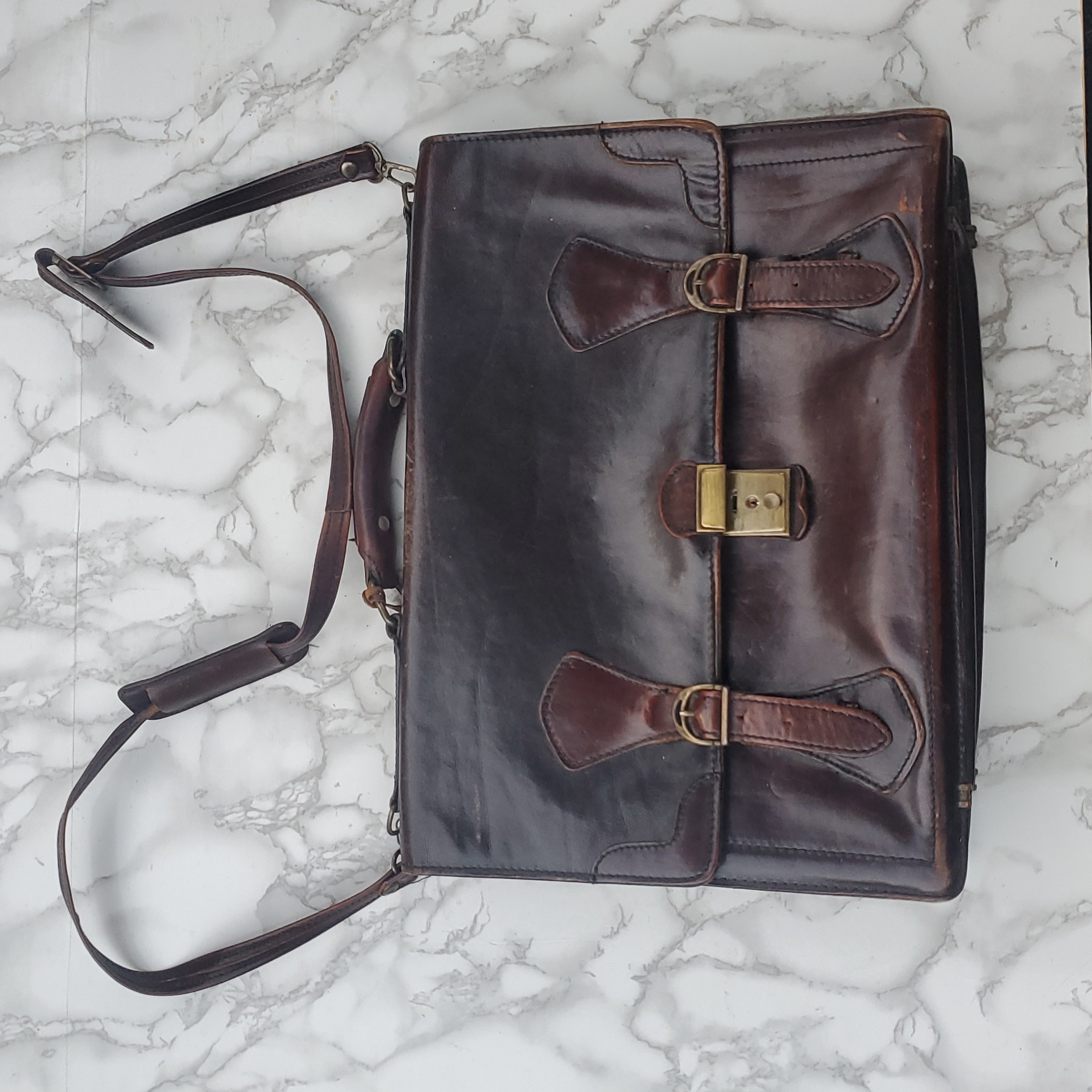 Vintage 70s Renwick Oxhide Leather Crossbody Bag.